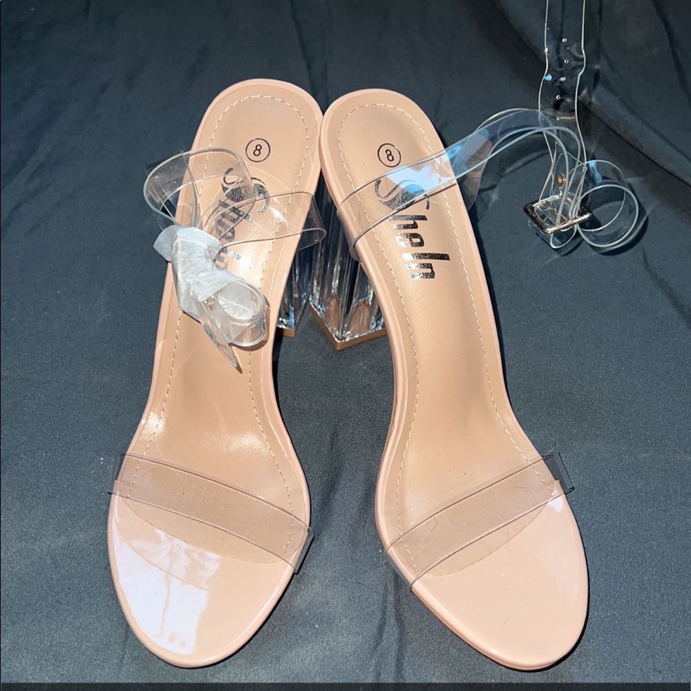 Brand new never worn heels